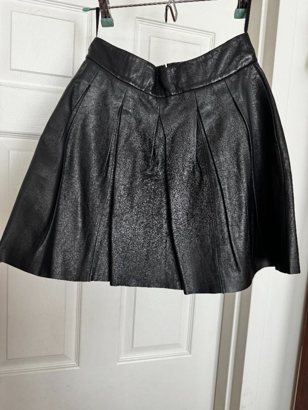 LIKE NEW LEATHER short pleated skirt